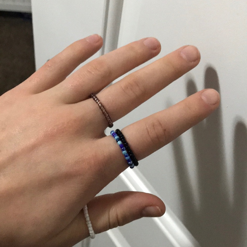 Seed bead rings - Picture 2 of 2